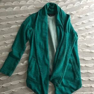 green cardigan sweatshirt | the north face